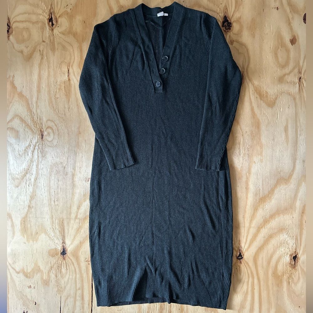 GAP Charcoal Gray Ribbed Henley Midi Sweater